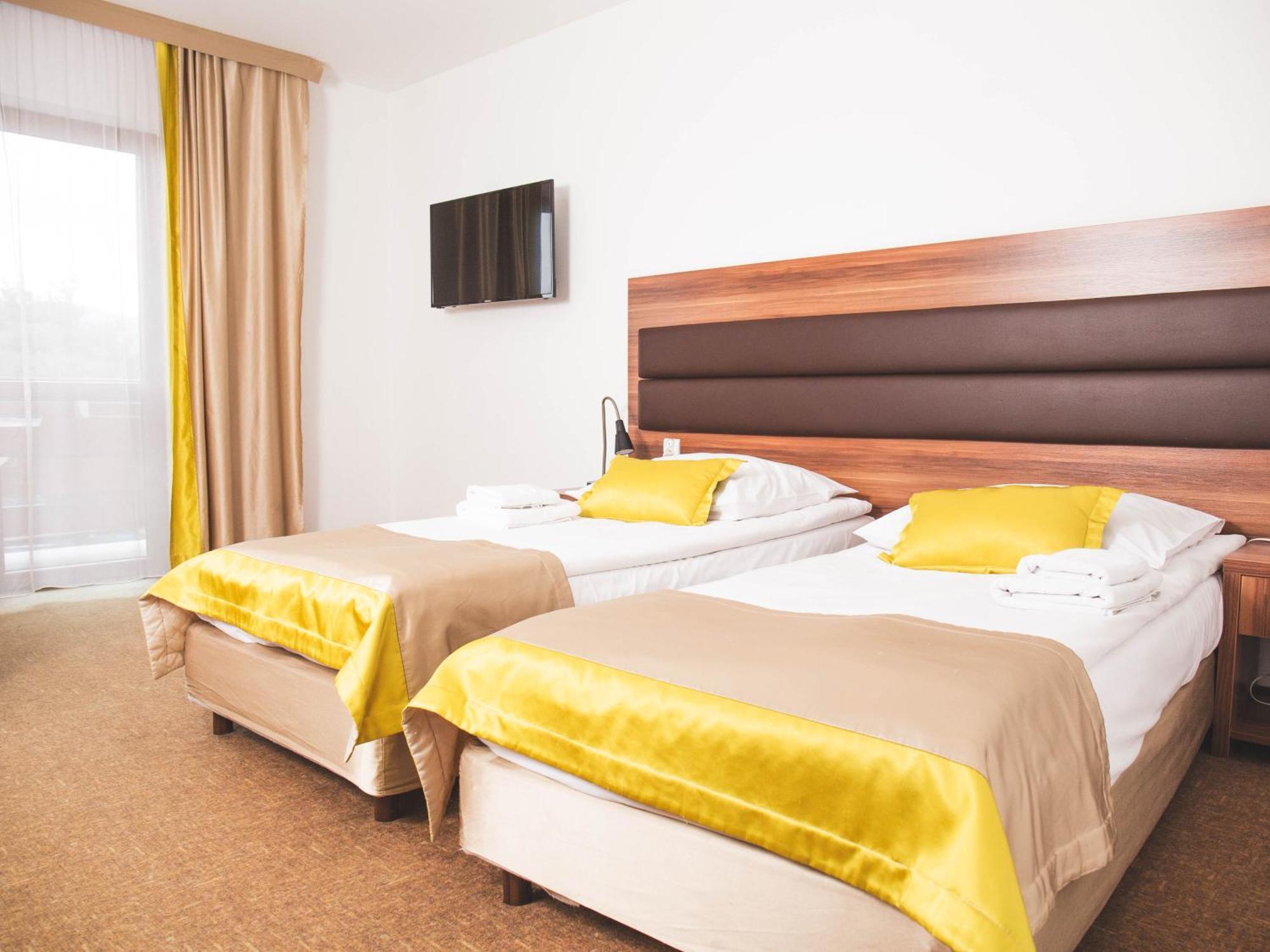 Hotel Beskidian Венгерска Гурка Екстериор снимка