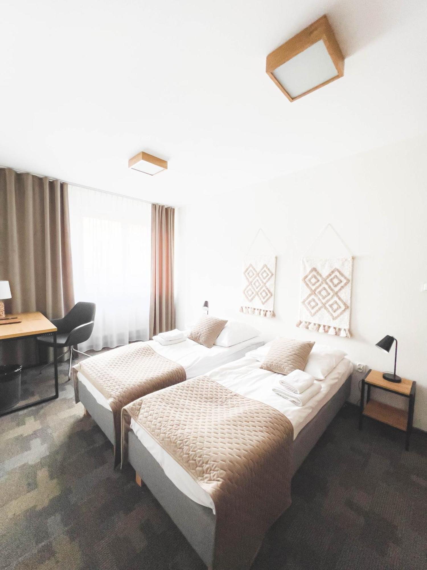 Hotel Beskidian Венгерска Гурка Екстериор снимка