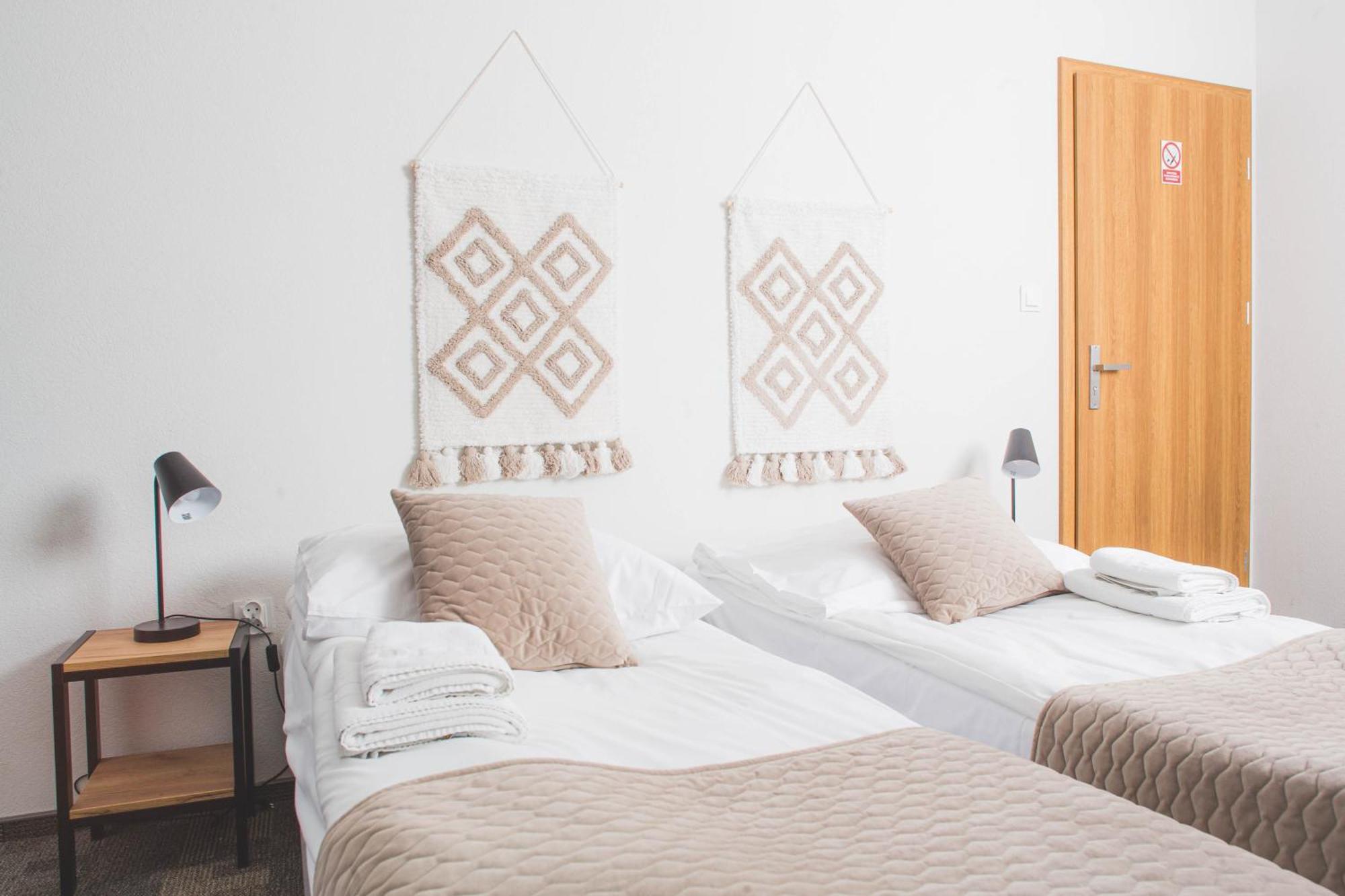 Hotel Beskidian Венгерска Гурка Екстериор снимка