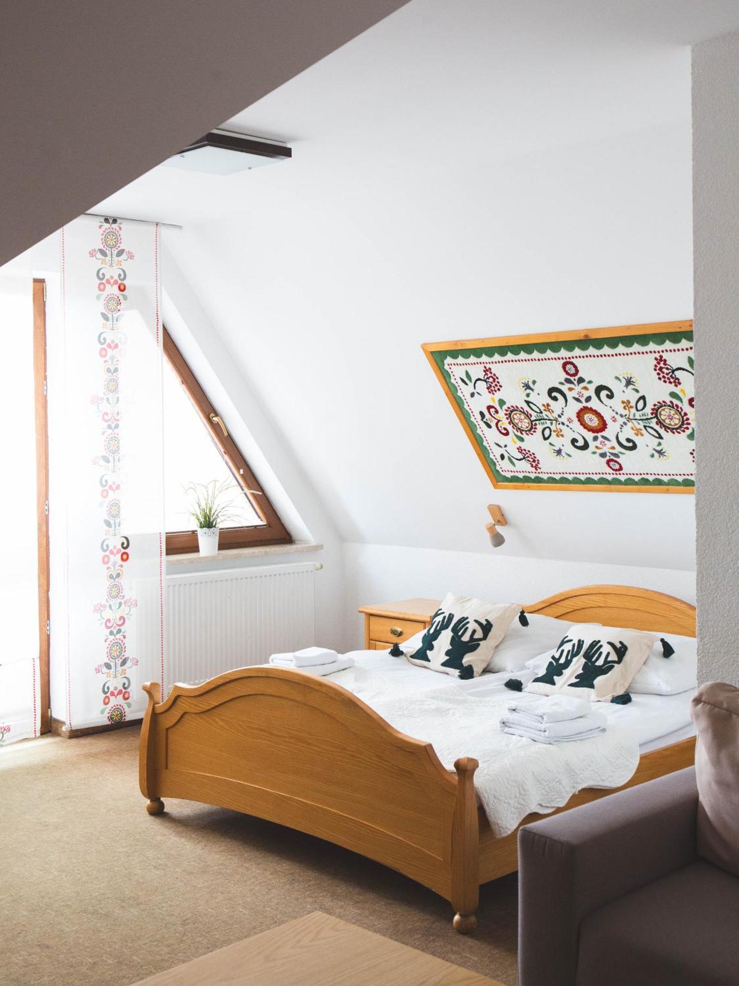 Hotel Beskidian Венгерска Гурка Екстериор снимка