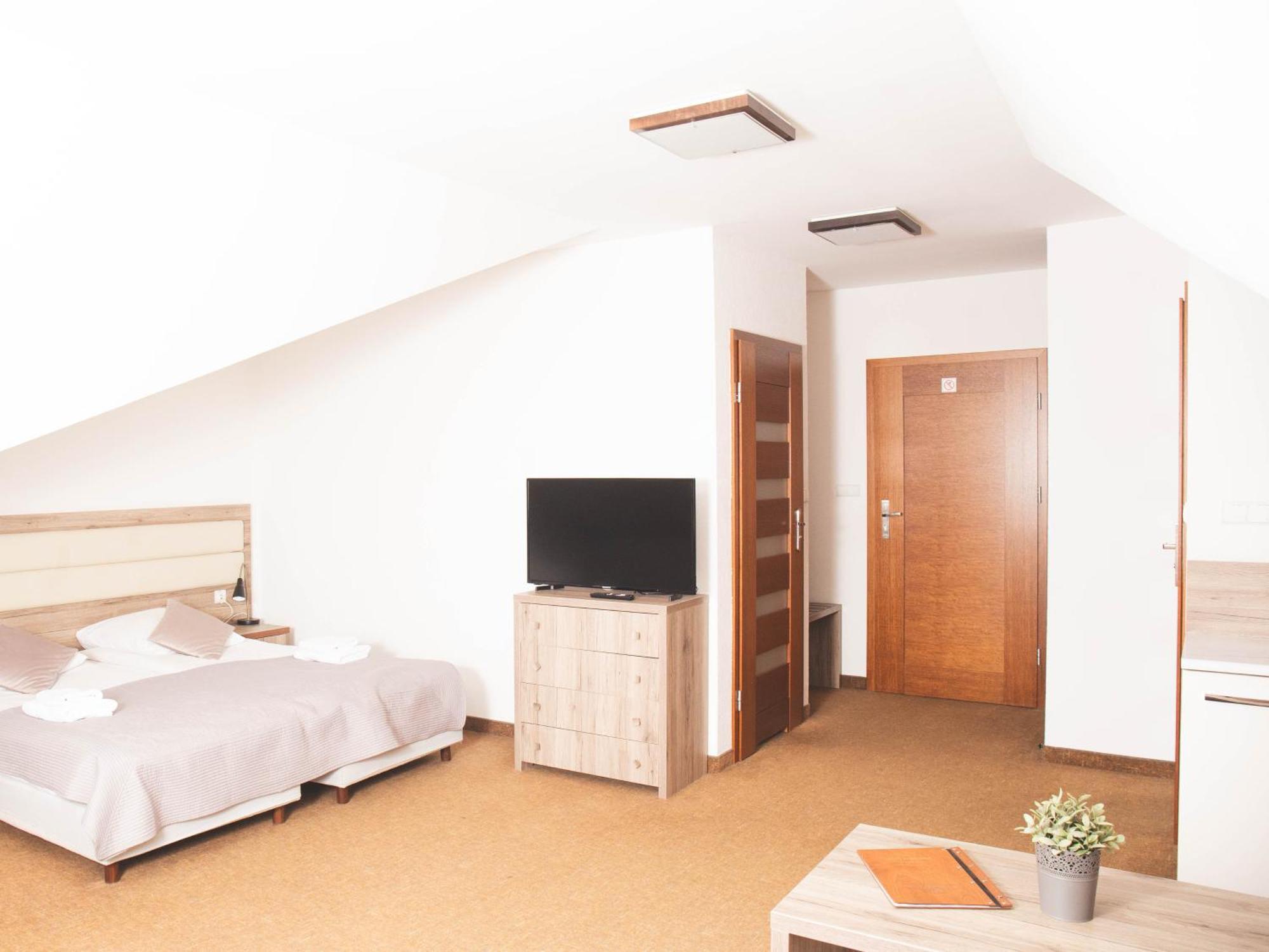 Hotel Beskidian Венгерска Гурка Екстериор снимка