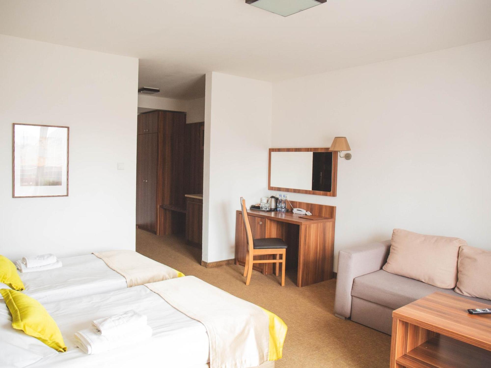 Hotel Beskidian Венгерска Гурка Екстериор снимка