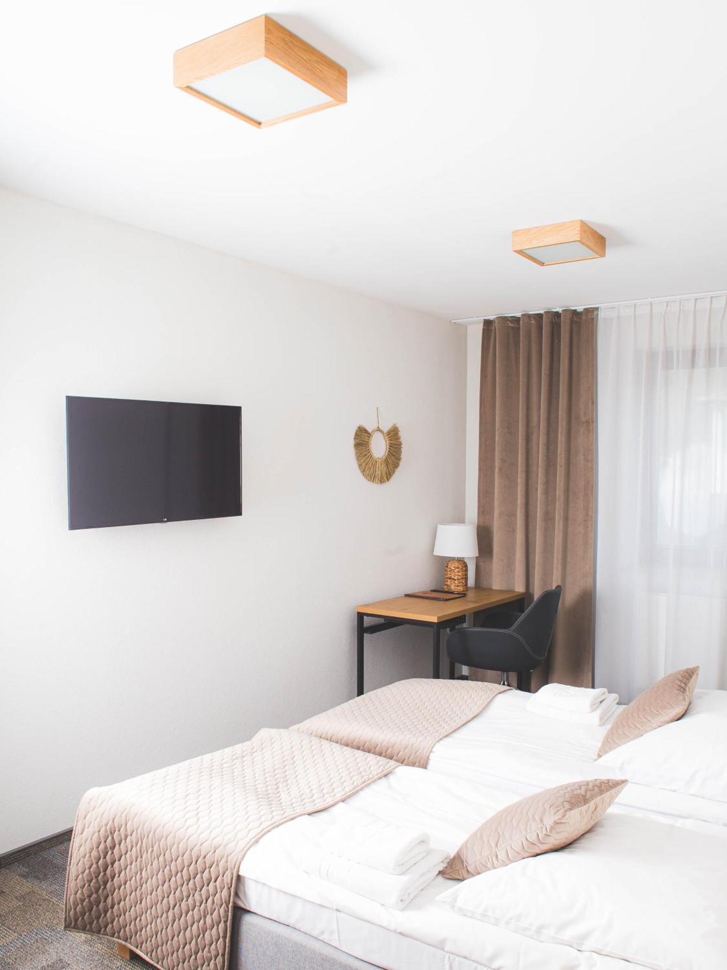 Hotel Beskidian Венгерска Гурка Екстериор снимка