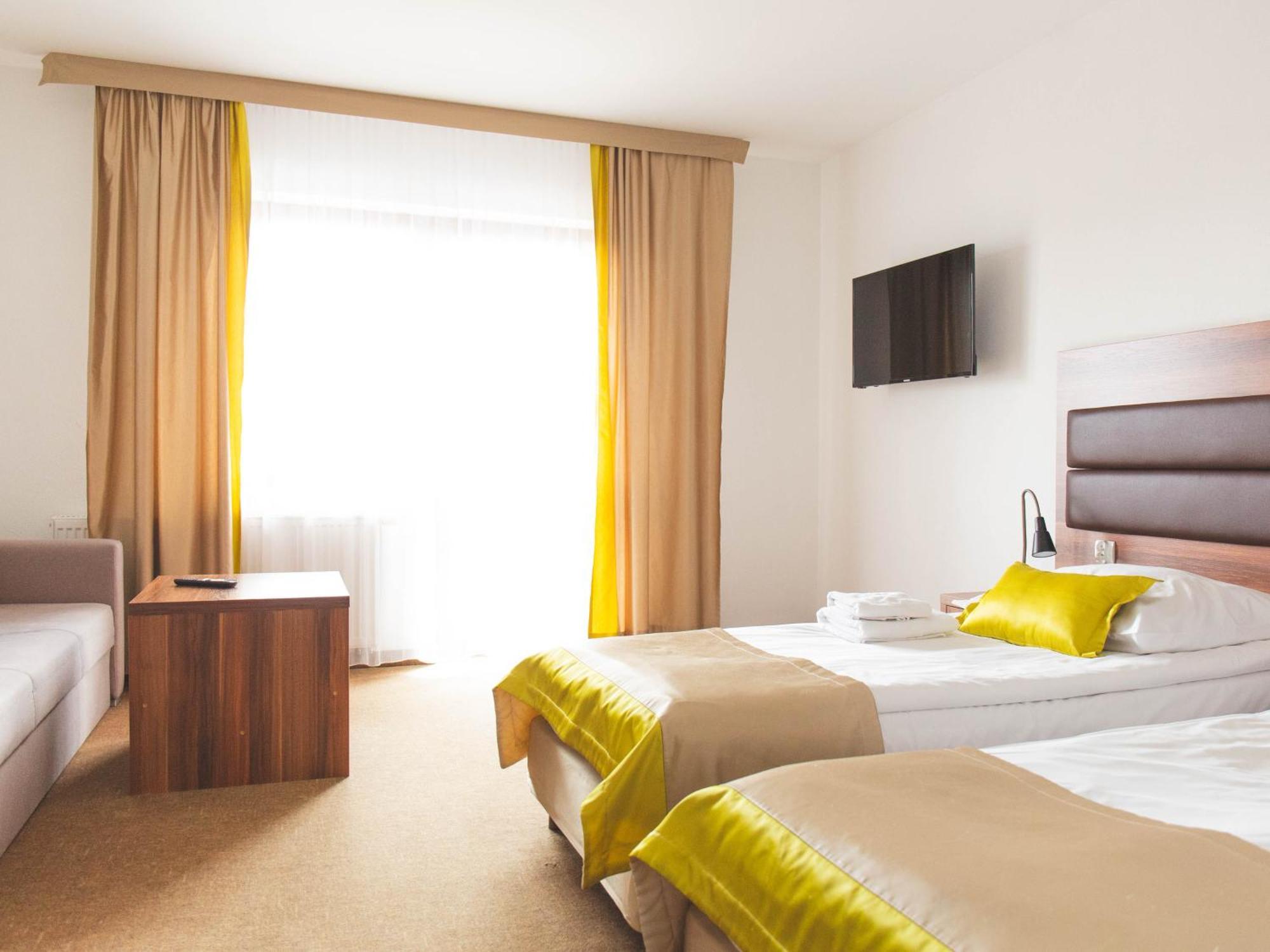 Hotel Beskidian Венгерска Гурка Екстериор снимка
