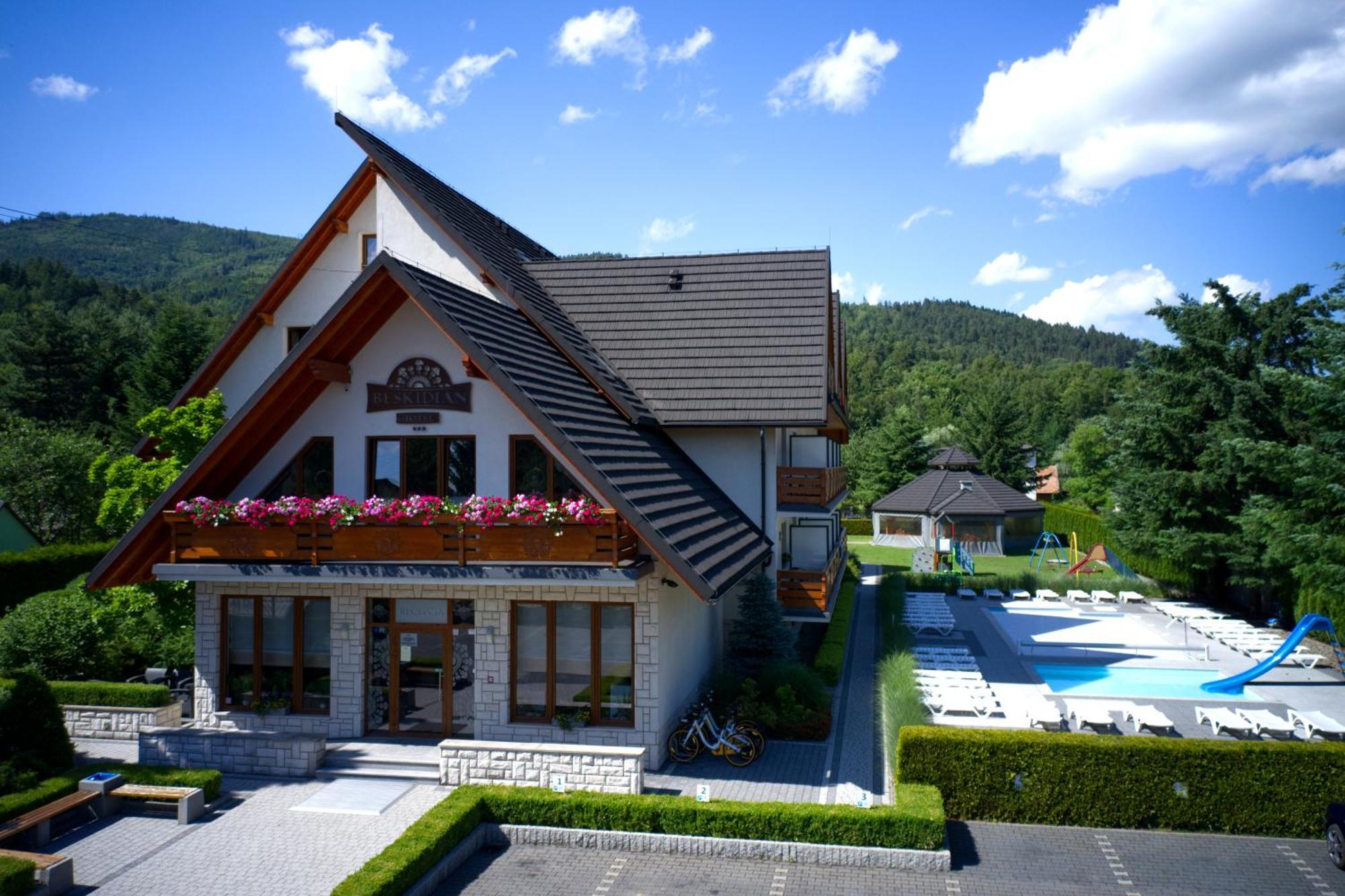 Hotel Beskidian Венгерска Гурка Екстериор снимка