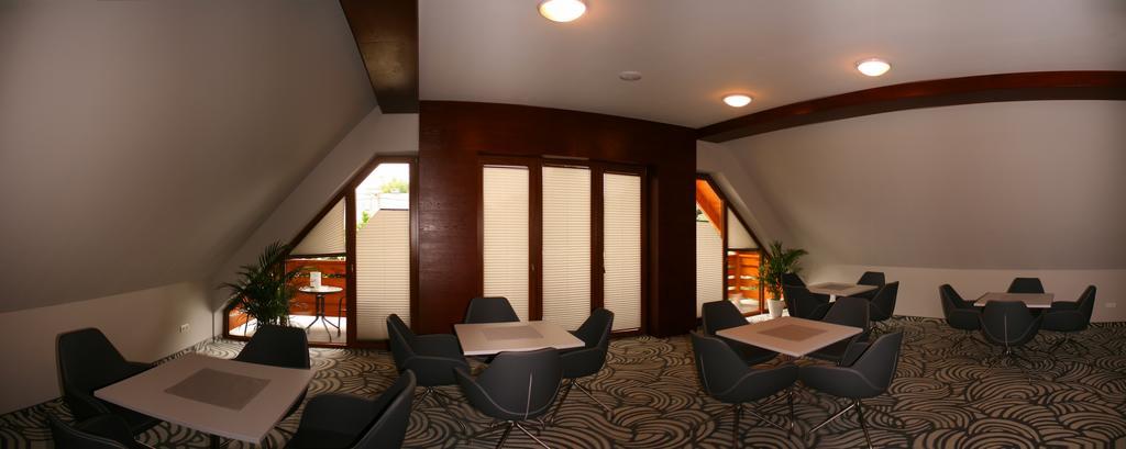 Hotel Beskidian Венгерска Гурка Екстериор снимка