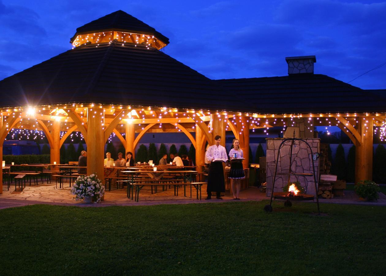 Hotel Beskidian Венгерска Гурка Екстериор снимка