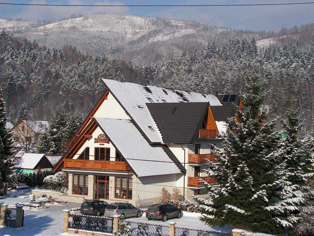 Hotel Beskidian Венгерска Гурка Екстериор снимка