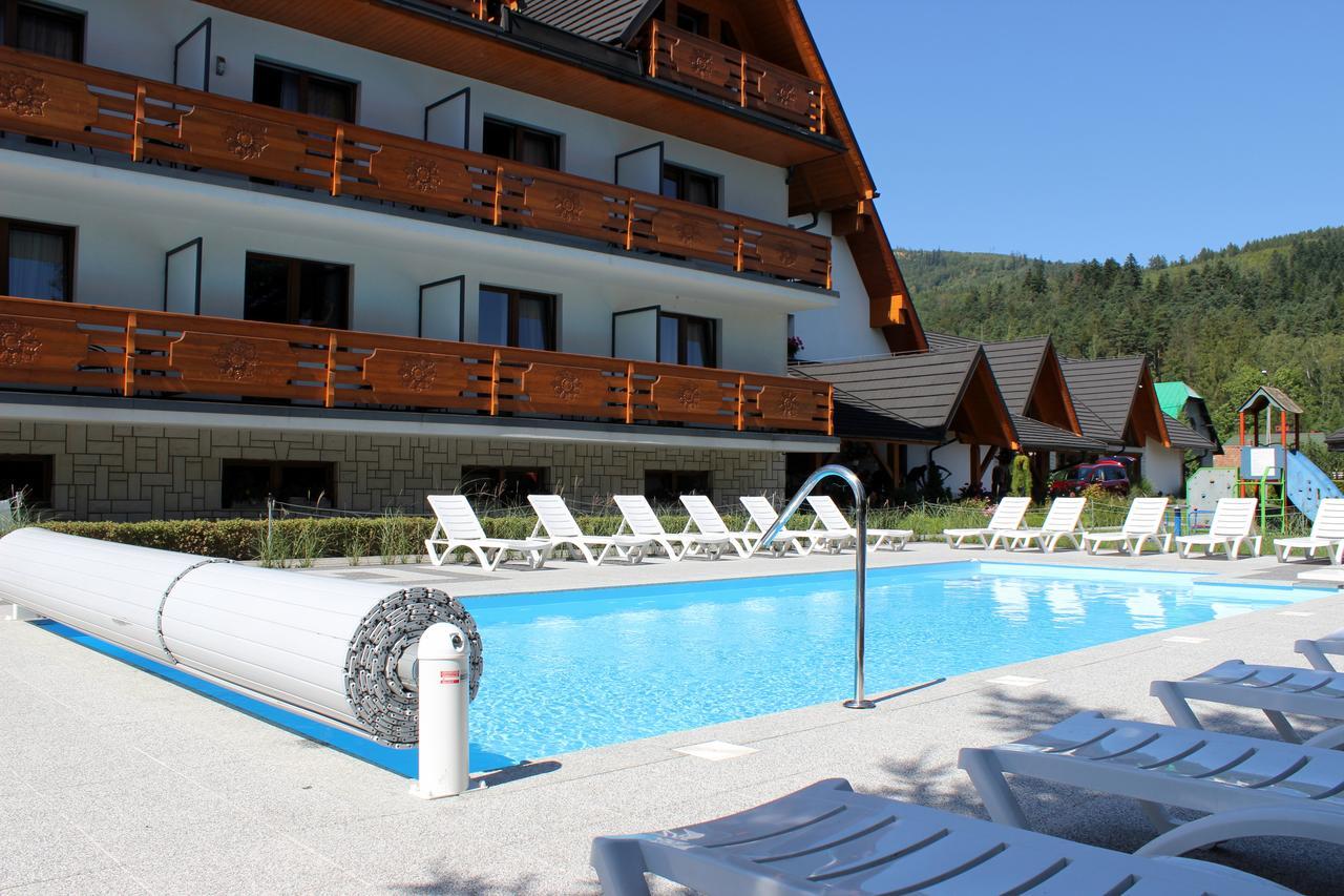 Hotel Beskidian Венгерска Гурка Екстериор снимка